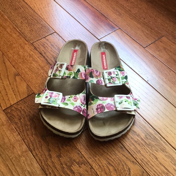 UNIONBAY Shoes - Floral Birkenstock inspired sandals